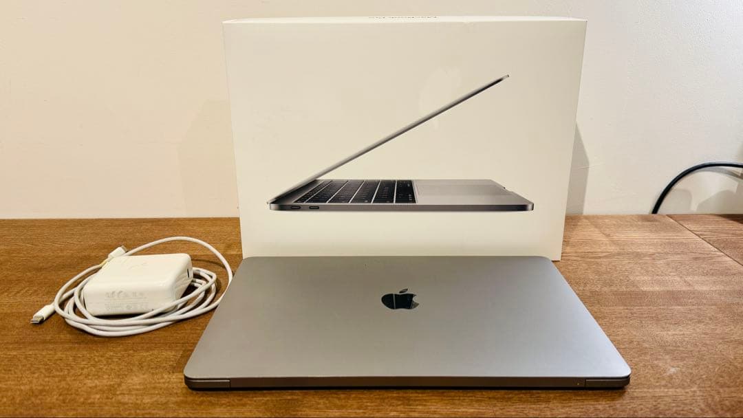 Apple MacBook Pro 13インチ2017年購入 充電器付き