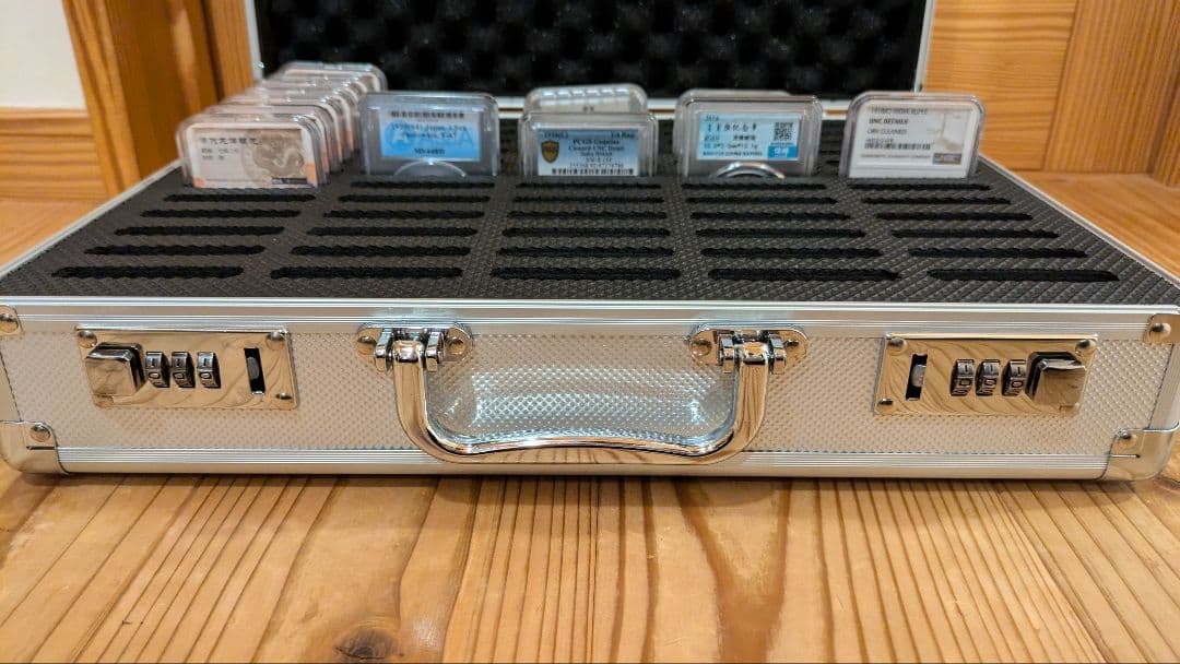 ☆スラブ アタッシュケース 60枚収納可能 PCGS NGC 保護 強化アルミ製