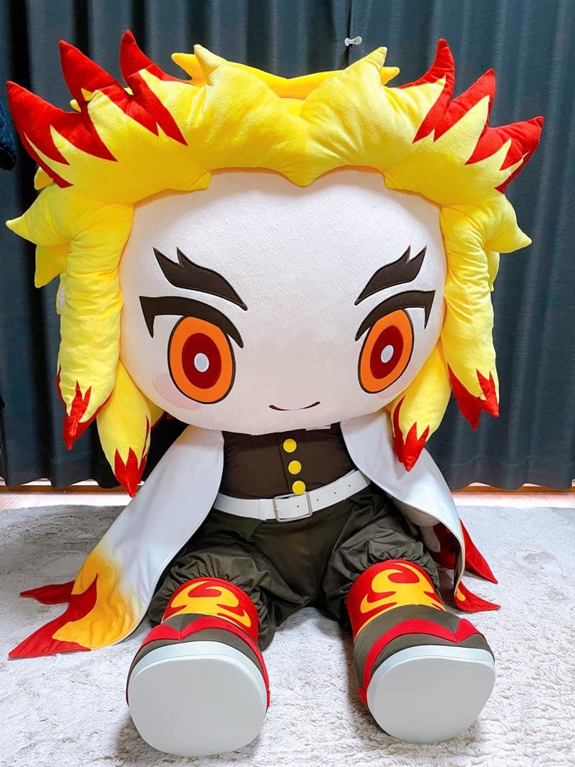 100体限定　どきゅーと　鬼滅の刃　超特大ぬいぐるみ 煉獄杏寿郎