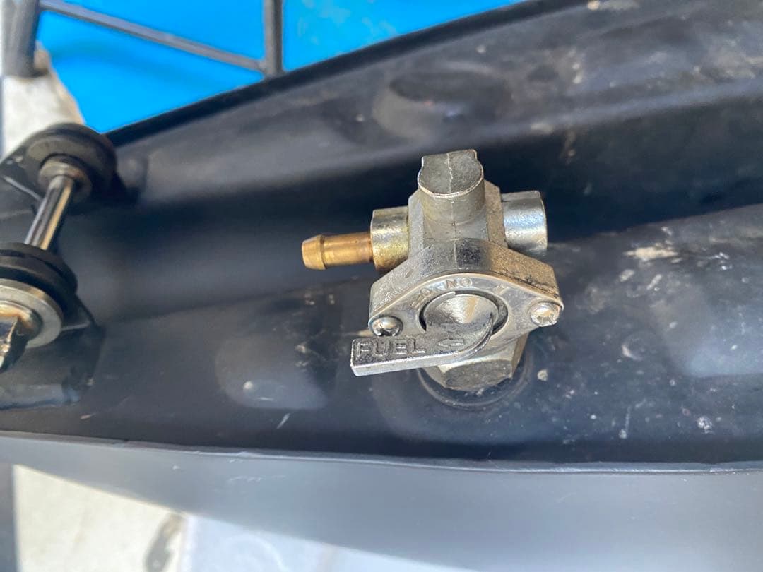 ヘイスト250｜タンク｜艶消しブラック　タンクアップステー付き