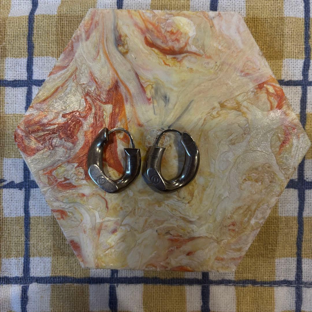 メゾンマルジェラ　変形ピアス　両耳用