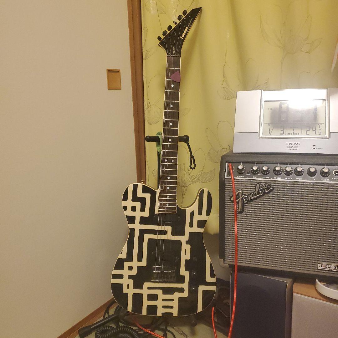 Fender エレキギター 幾何学模様