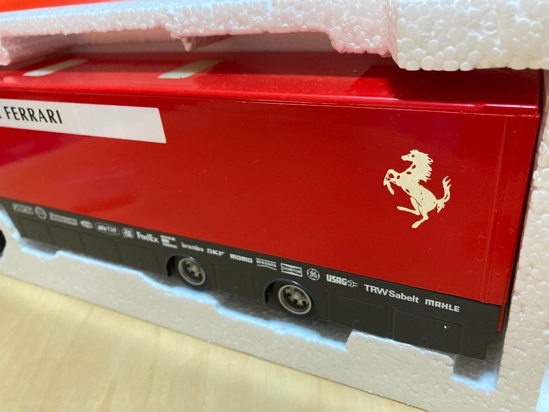 約40cmフェラーリ F1 トランスポーター 1/43 オールドカーズ（赤箱）
