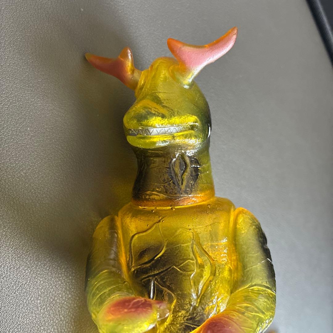 ケ*ン様 ウルトラマン エレキング クリア ソフビ