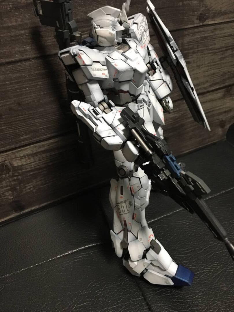 近日処分予定 　MG 1/100 RX-0 ユニコーンガンダム　塗装完成品