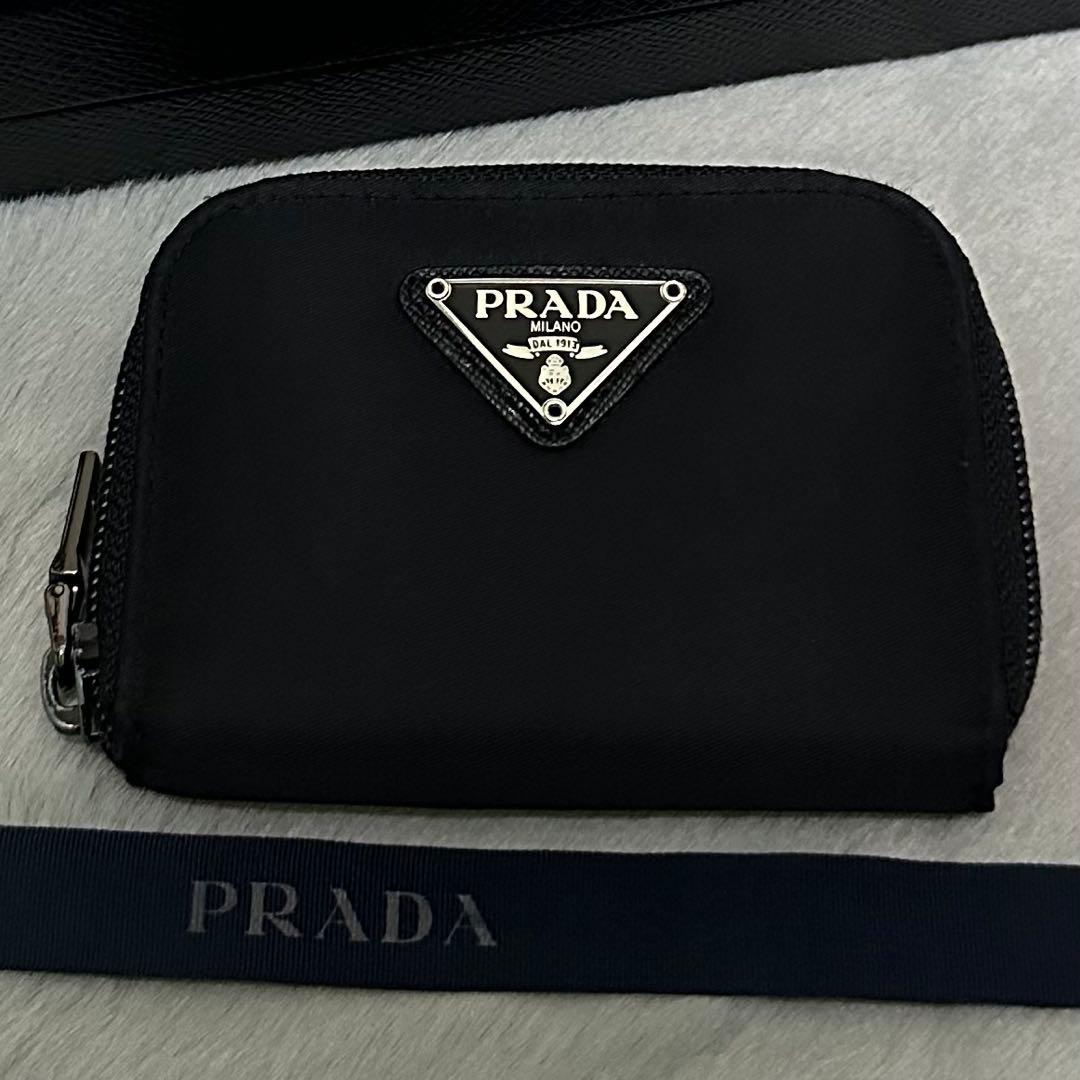 PRADA プラダ　ケース　ナイロン　三角ロゴ　ラウンドファスナー