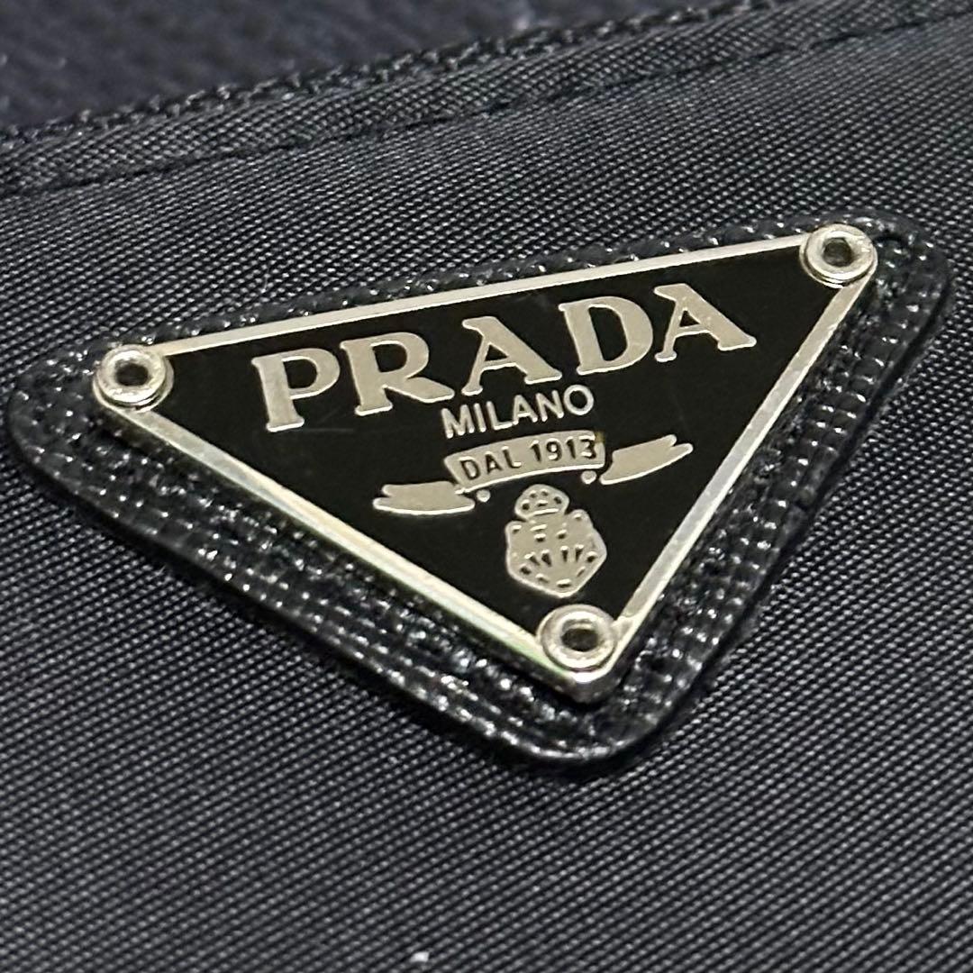 PRADA プラダ　ケース　ナイロン　三角ロゴ　ラウンドファスナー