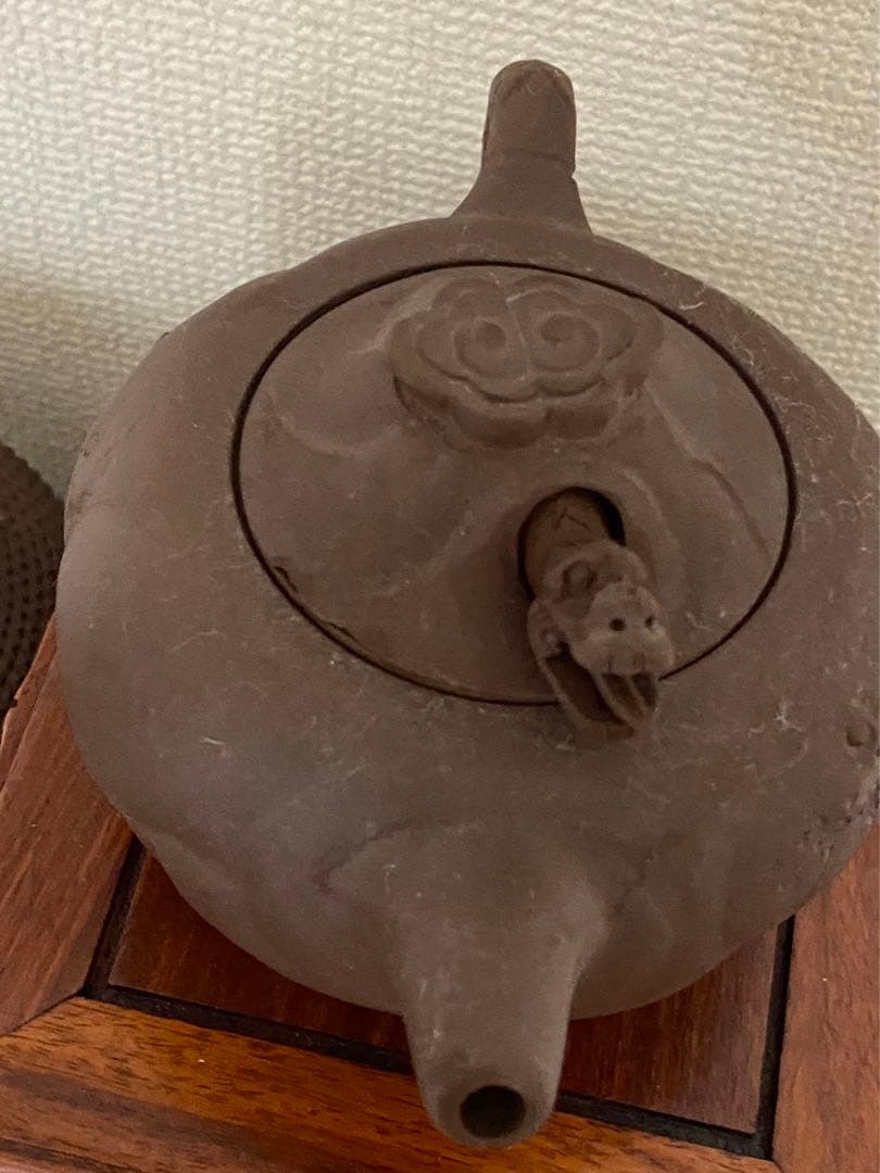 中国美術紫砂彫 魚化龍紋茶壺 陶磁器 後手急
須 茶壺 茶道具在名唐物 年代不明