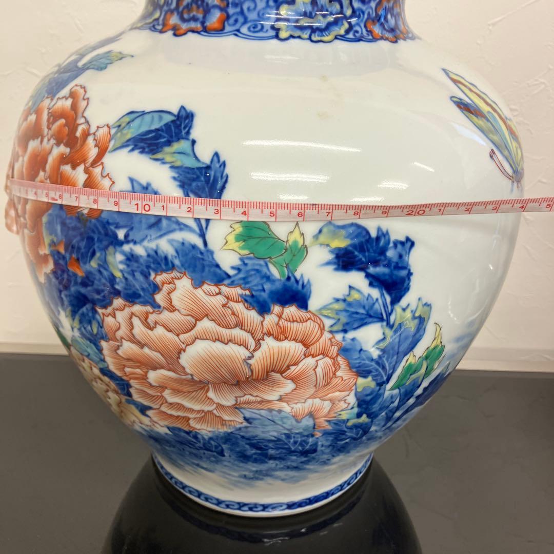 花と蝶の手描き陶器花瓶