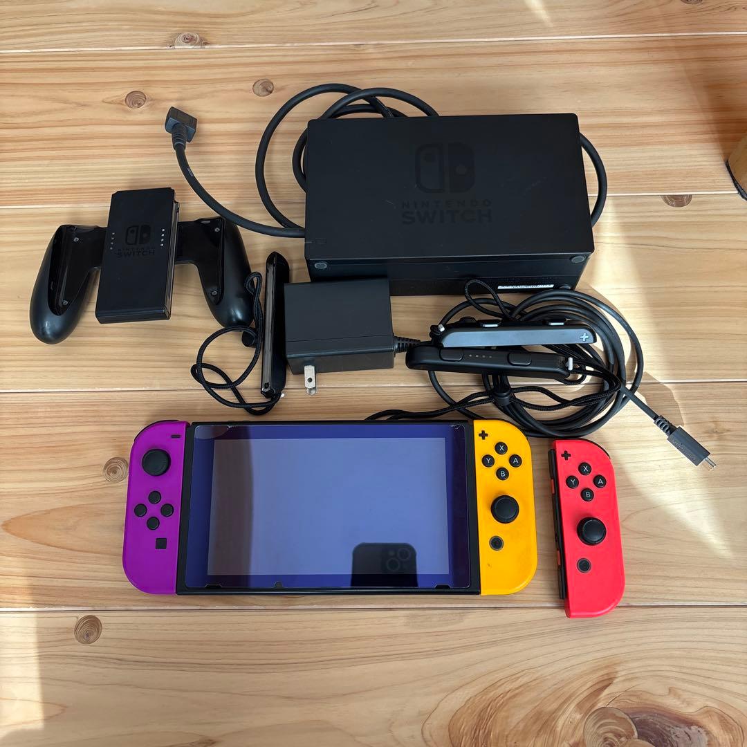 Nintendo Switch 本体 カラフルJoy-Con キャリーケース付