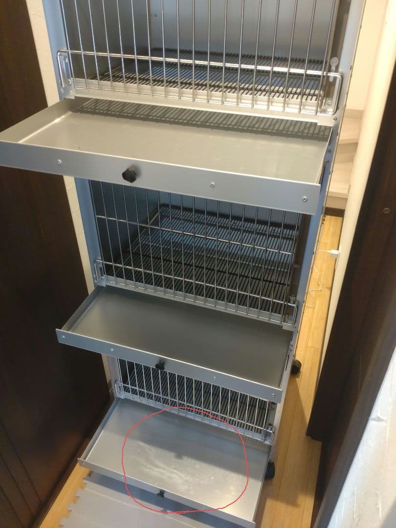 【引き取り限定】 ３段犬舎　アルミ製　中古