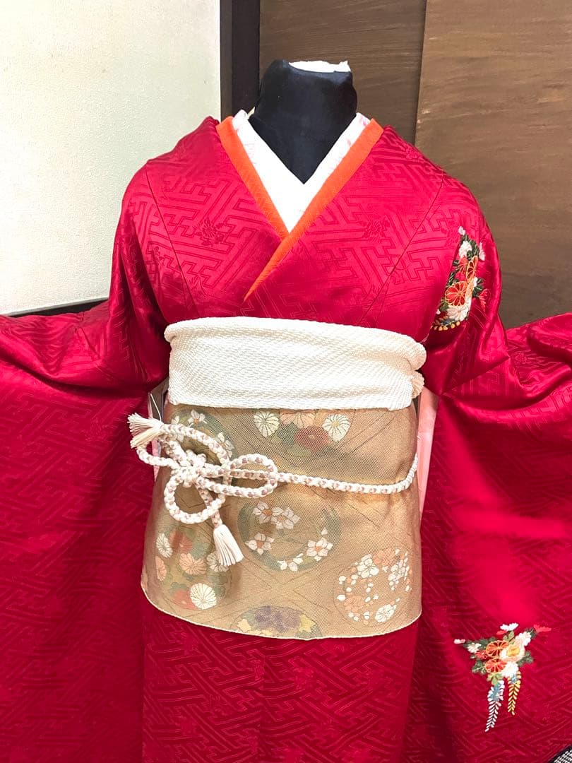 振袖フルセット6点サイズS絞り　正絹　赤色 花柄刺繍 売り切り終了