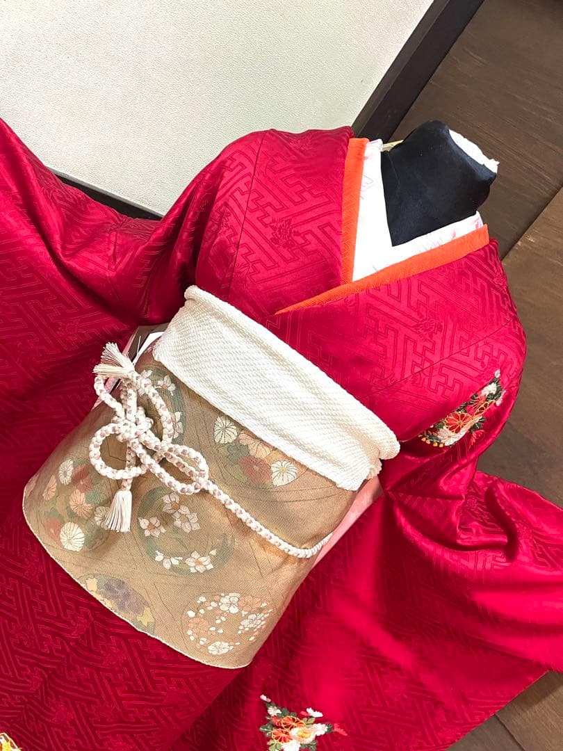 振袖フルセット6点サイズS絞り　正絹　赤色 花柄刺繍 売り切り終了