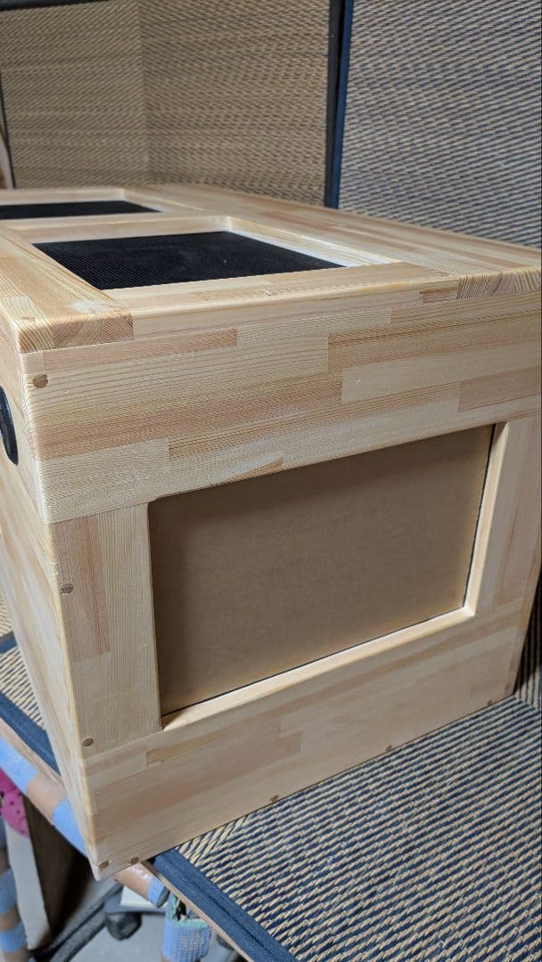 ✌︎('ω'✌︎ )ケージ　アルミサッシ仕様。赤松集成材１８ミリ蜜蝋オイル