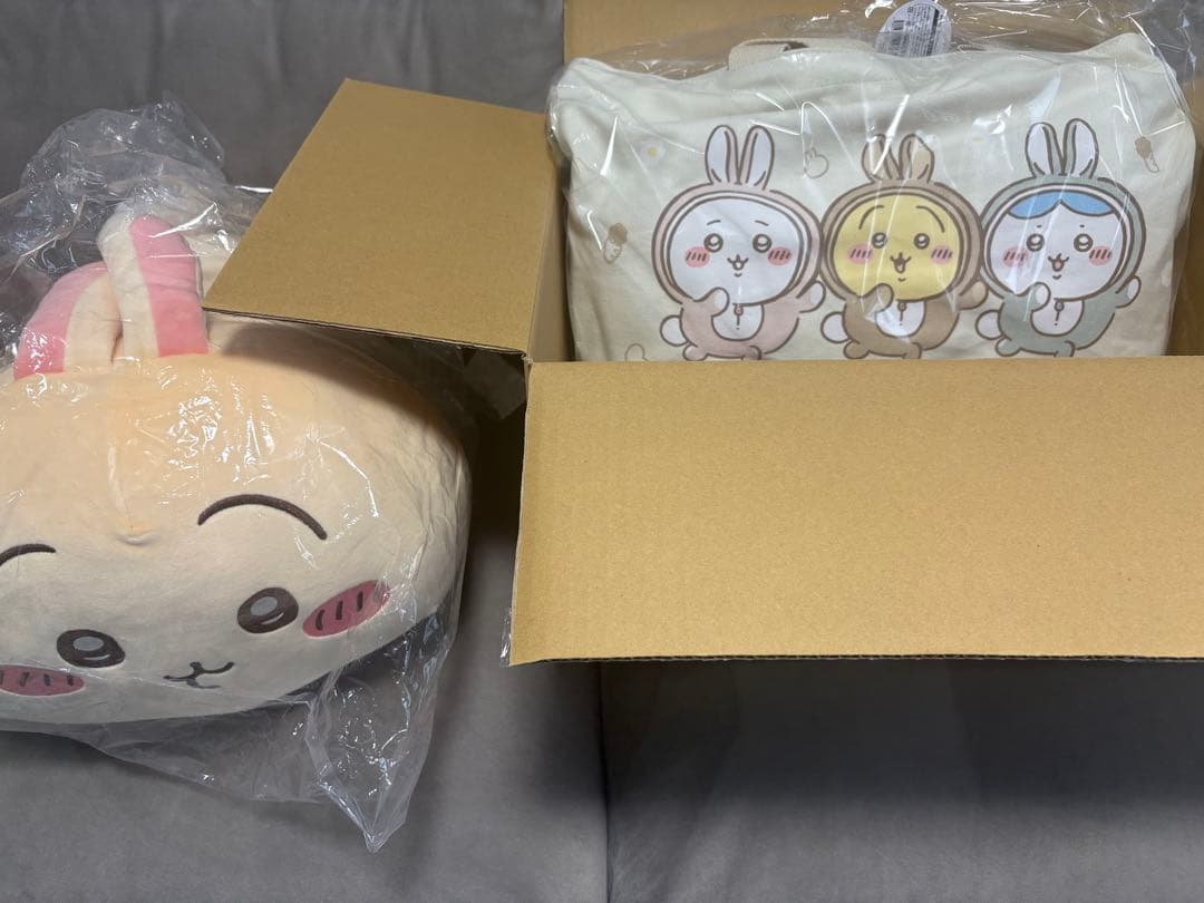 【新品未使用】ちいかわ ハッピーバッグ2023 +【オマケ】うさぎぬいぐるみ