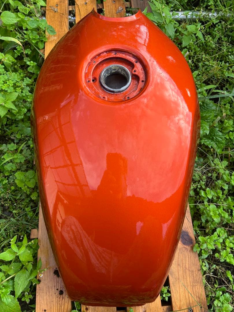 中古　ゼファーx タンク