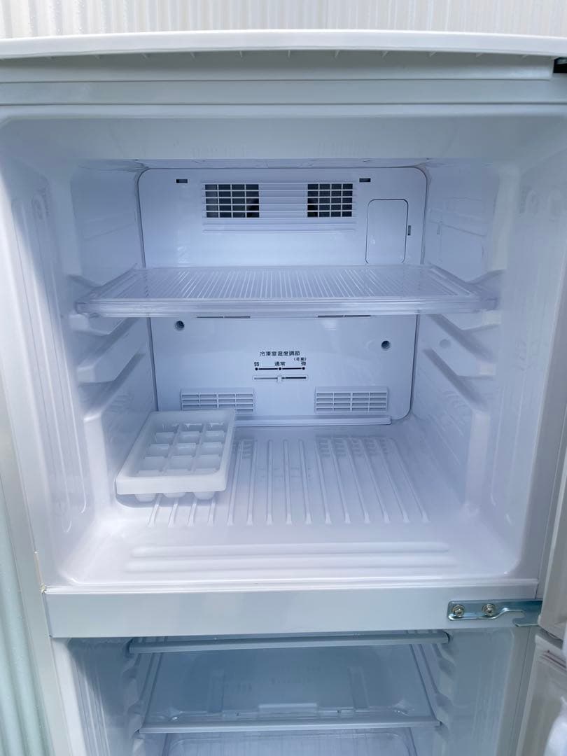 823 ユーイング 140L 2ドア冷蔵庫 ホワイト ファン式 自動霜取り 単身