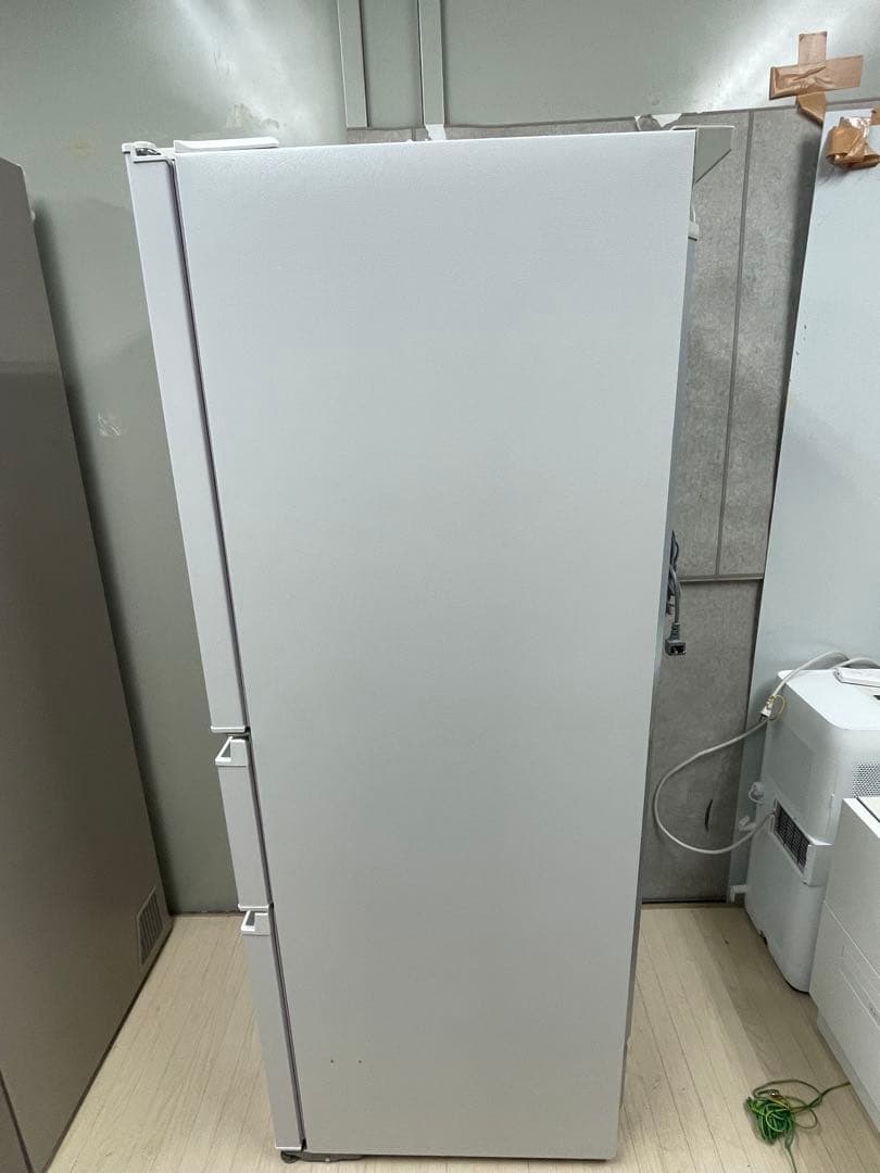 東芝　冷蔵庫GR-U33SC 2023年製