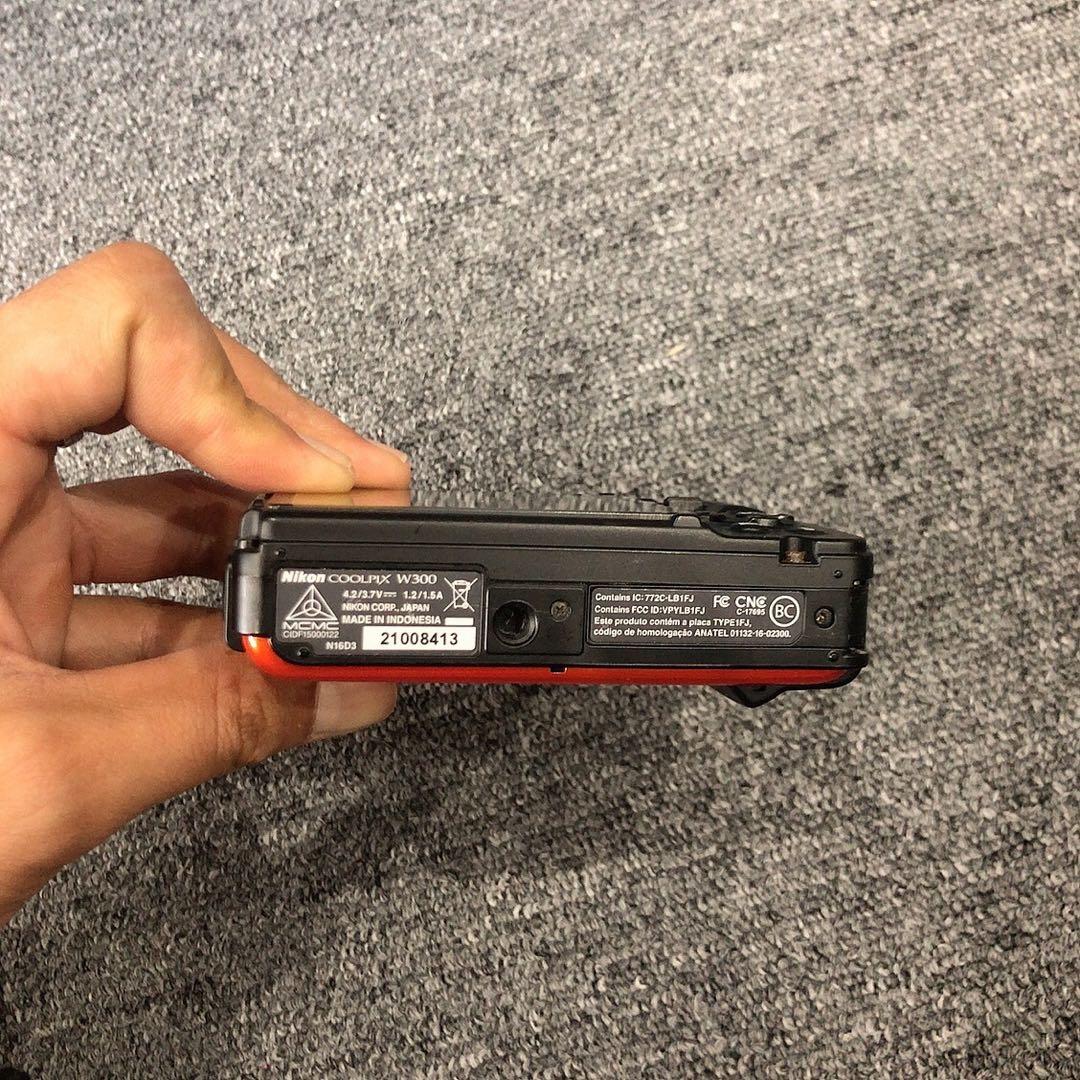 Nikon COOLPIX W300 デジタルカメラ　1個　マ078