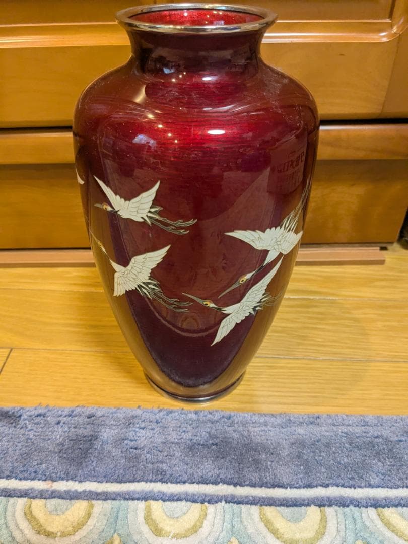 赤色ガラスつぼ型花瓶 鶴模様