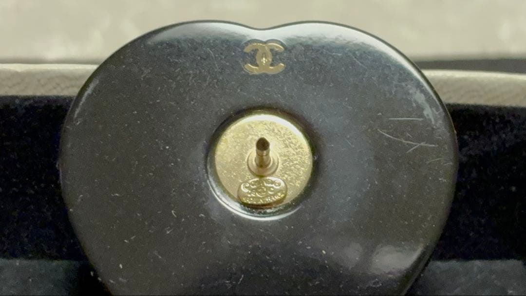 ハート型クリスタルブローチ　CHANEL シャネル