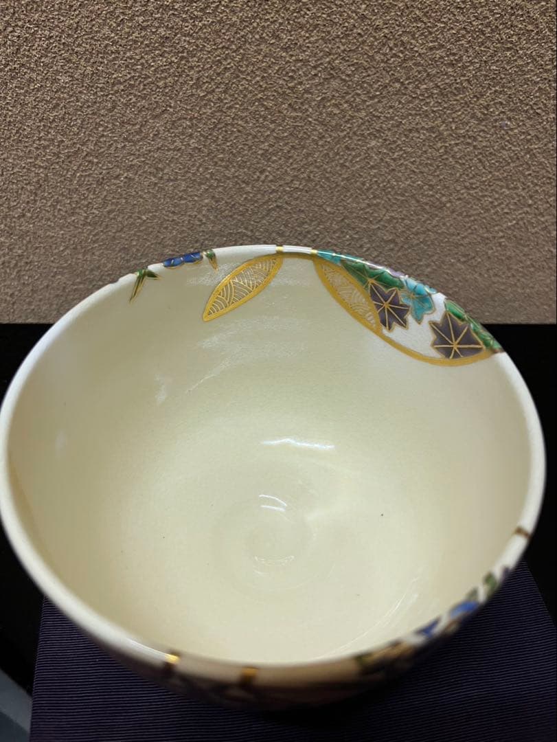 清閑寺　杉田祥平　古流水写金七宝草花画　茶碗