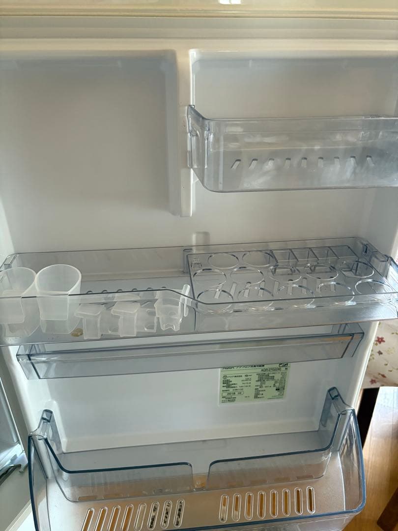 ホワイト冷蔵庫 ガラス棚付き