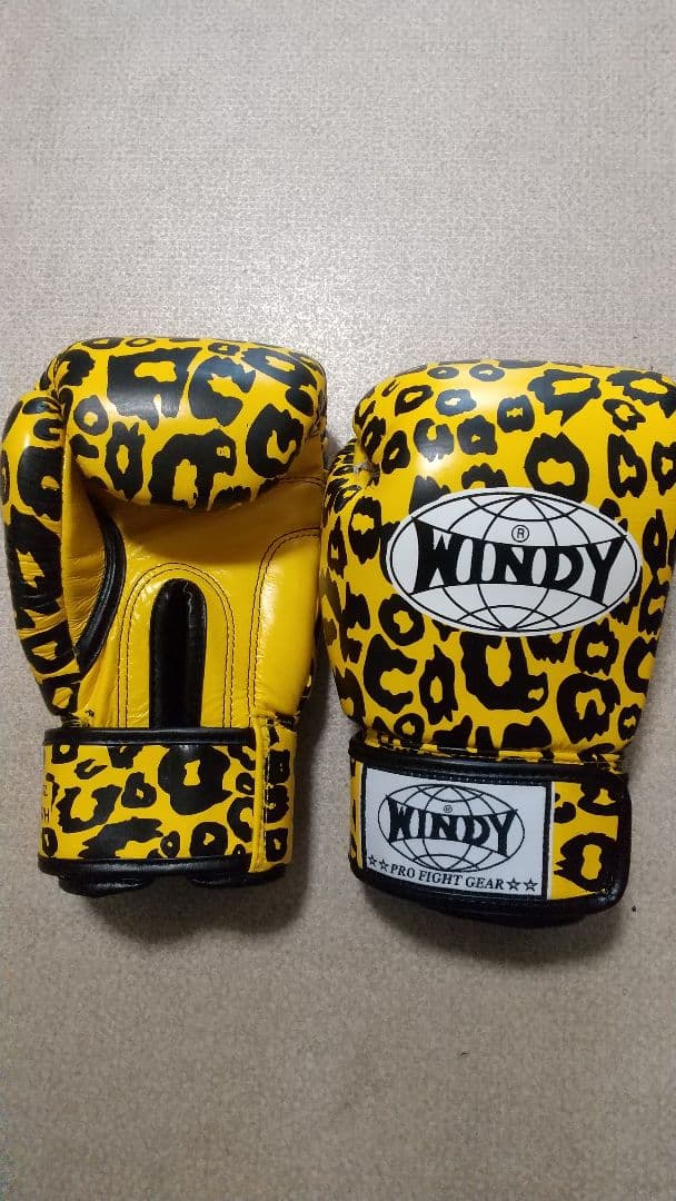 本革製WINDYボクシンググローブ 8oz 黄色＆黒 ヒョウ柄 新品