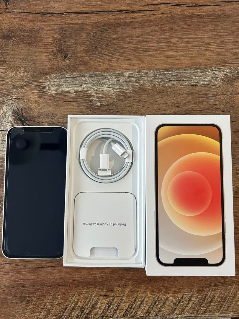 ︎⭐︎iPhone 12 ホワイト 64 GB⭐︎⭐︎