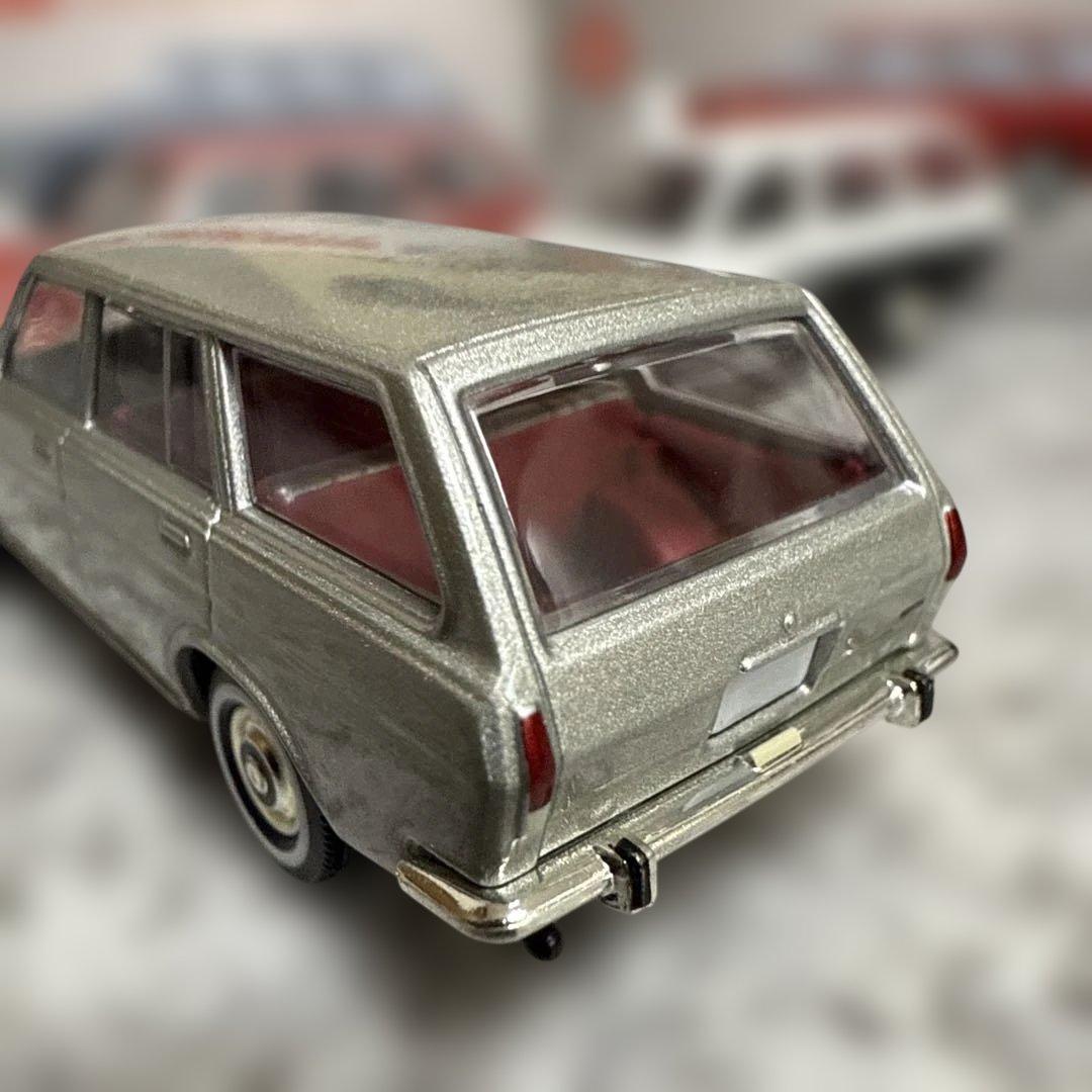 トミカリミテッドヴィンテージダットサンブルーバード3台セット