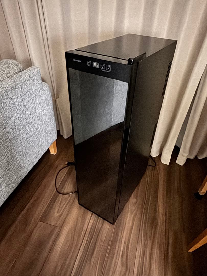 アイリスオーヤマ ワインセラー 18本収納 ペルチェ式 動作確認済み