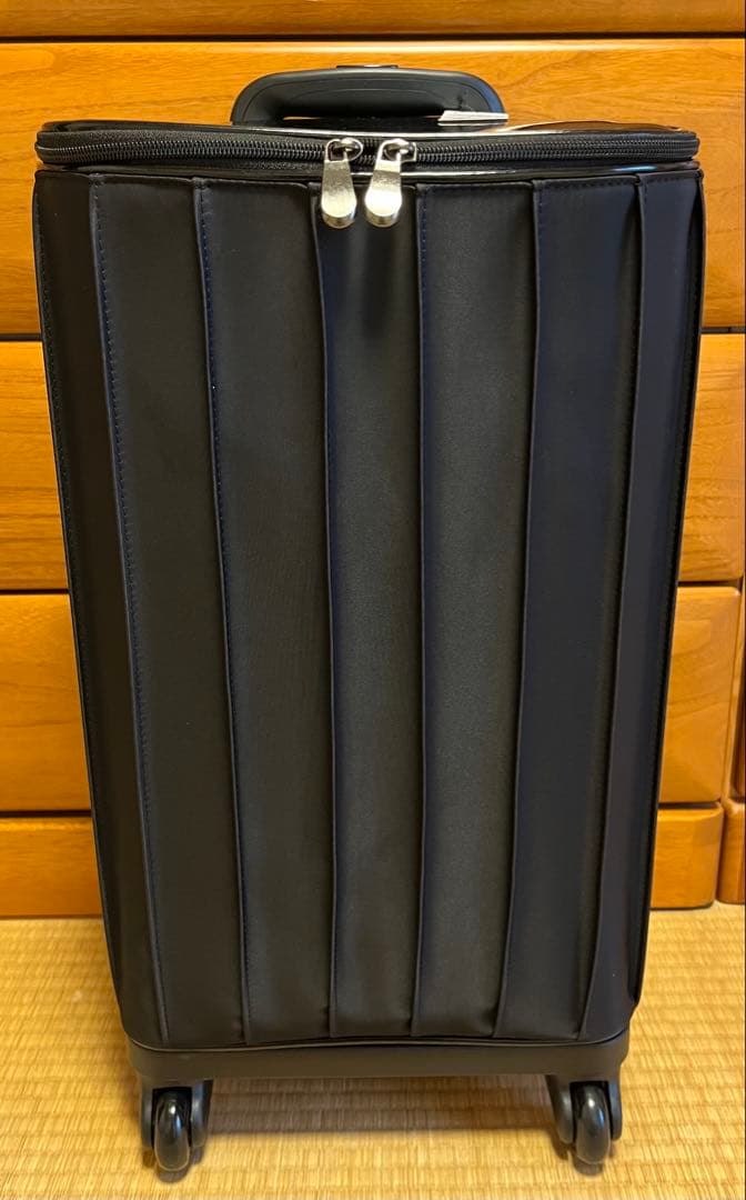 黒 キャリーケース