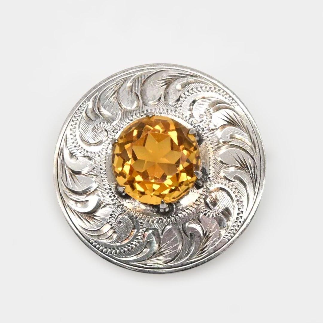 ケルトのブローチ　渦巻き紋様 水晶 シルバーメッキ MIZPAH社　s0905