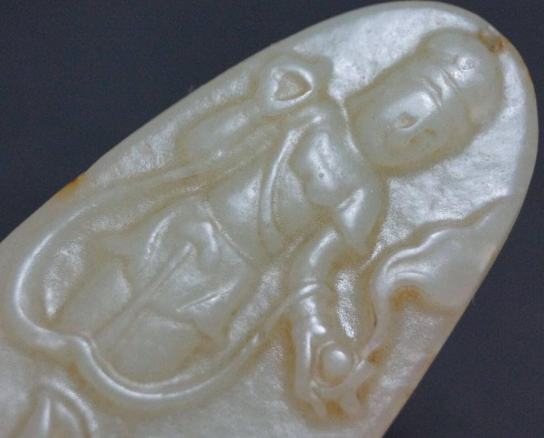 古代 和田玉(ホータン) 細工彫り『観音菩薩像』玉佩根付 緒締玉 提げ物 装飾品