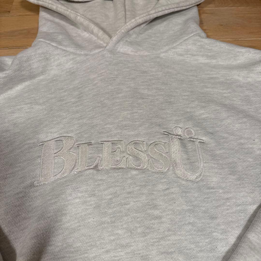 BlessU フード付きホワイトパーカー