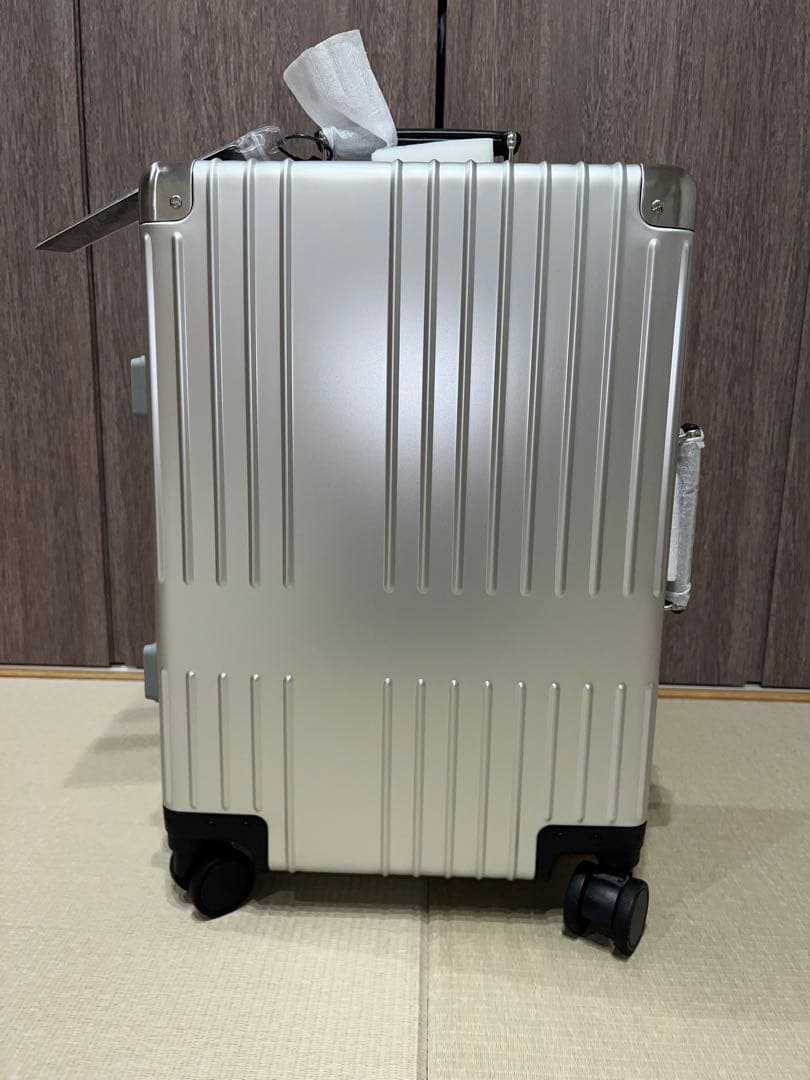 限定色！イノベーター INV1811STP スーツケース