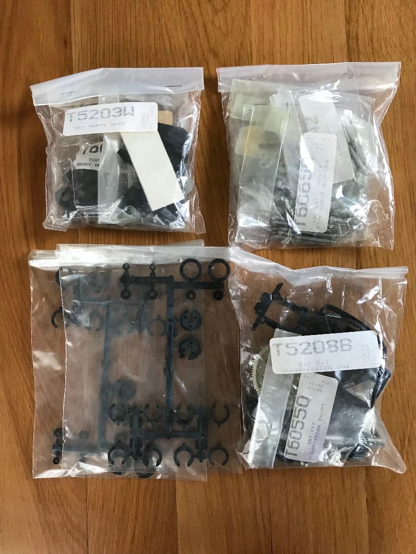 Schumacher シューマッハ 電動RC 1/10 SST 2000