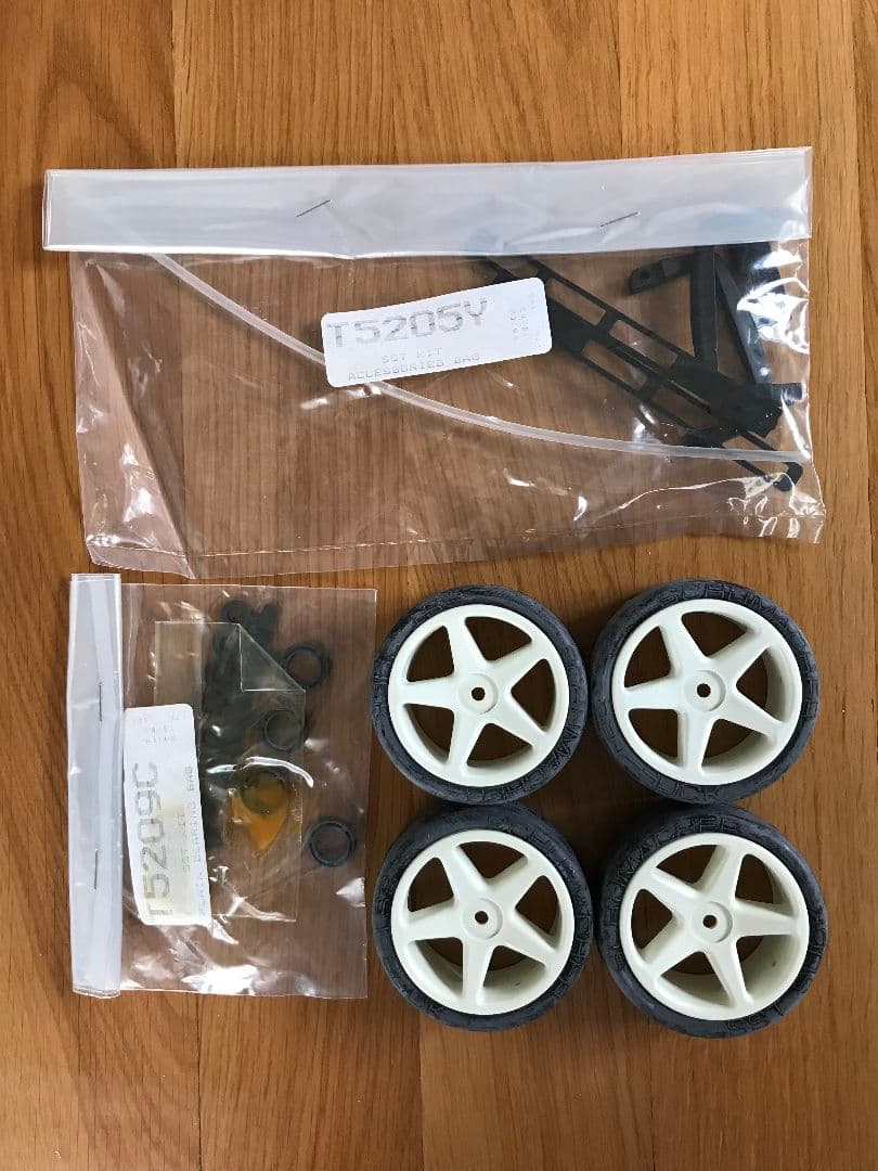 Schumacher シューマッハ 電動RC 1/10 SST 2000