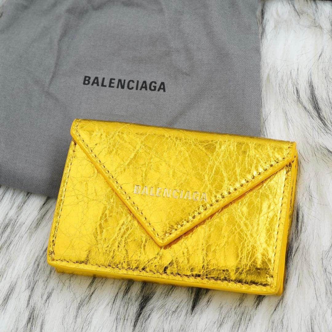 未使用品　BALENCIAGA バレンシアガ　三つ折り財布　ロゴグラム　ゴールド