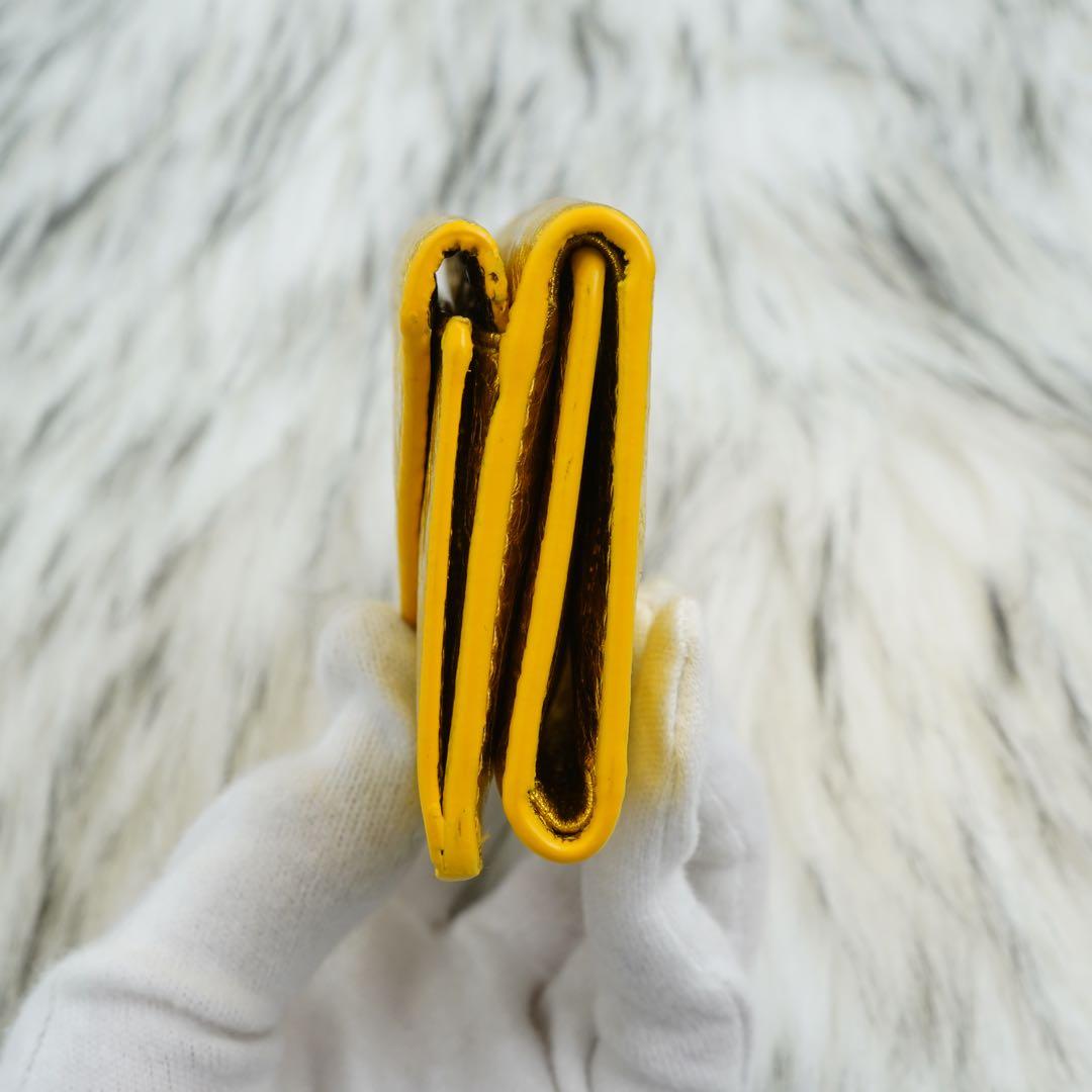 未使用品　BALENCIAGA バレンシアガ　三つ折り財布　ロゴグラム　ゴールド