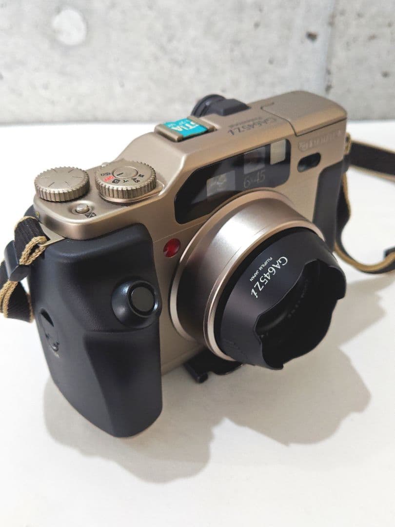 2060 FUJIFILM GA645zi　フィルムカメラ 最終‼️