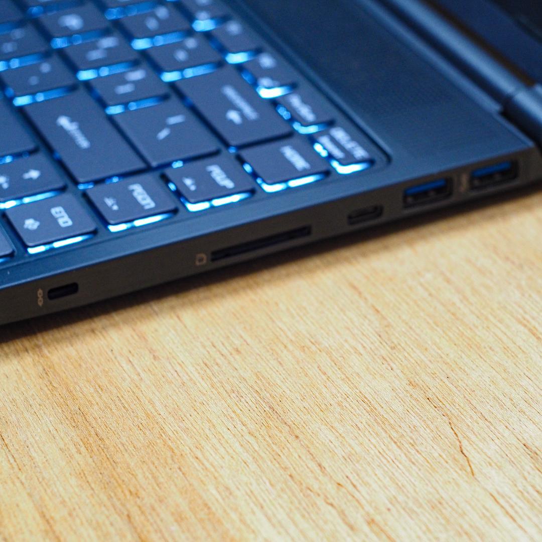 MSI Modern 14、Windows 11 Pro、i5-10210U