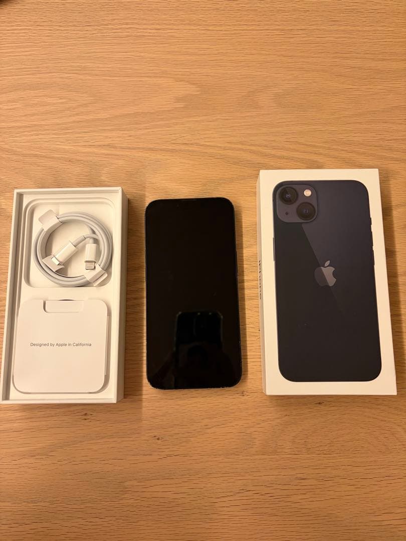 Apple iPhone 13 ／256GBブラック （ミッドナイト）本体