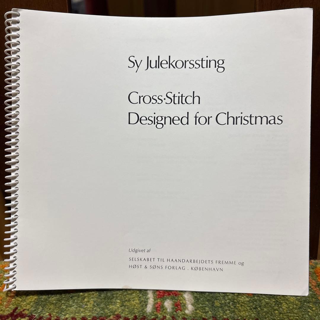 希少　フレメ刺繍　クリスマスクロスステッチ図案集　全79ページ　断捨離