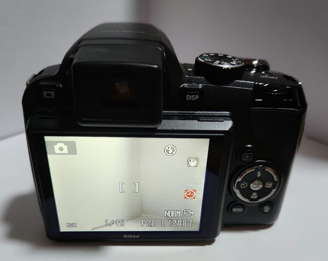 Nikon Coolpix P90 本体と付属品