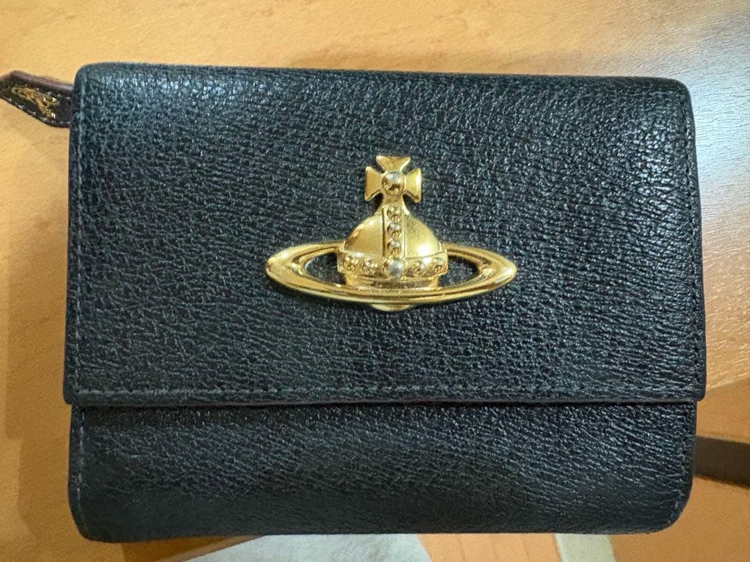 Vivienne Westwood黒いレザー三つ折り財布