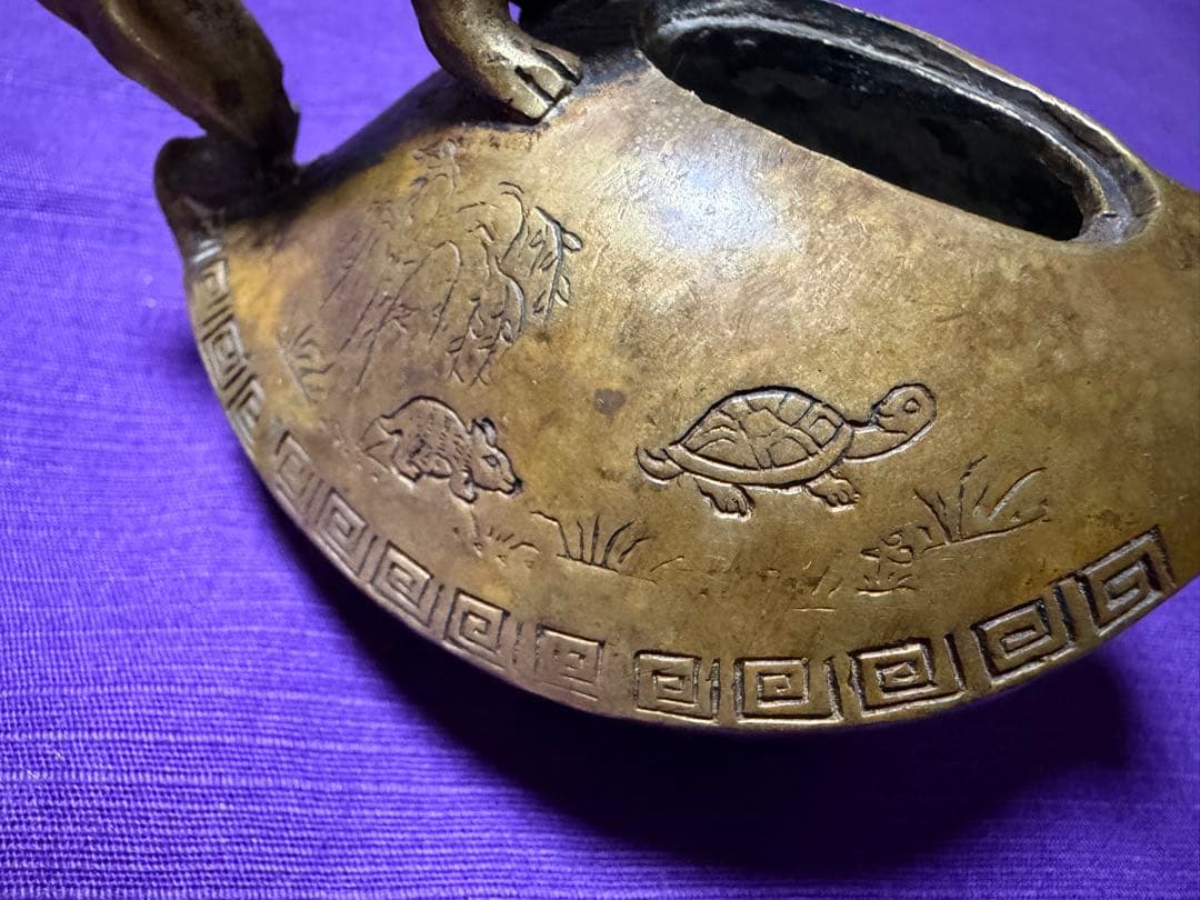 良品　中国古玩　水滴　水差し　亀兎図　黄銅製　時代物　出来抜群　書道具硯筆矢立