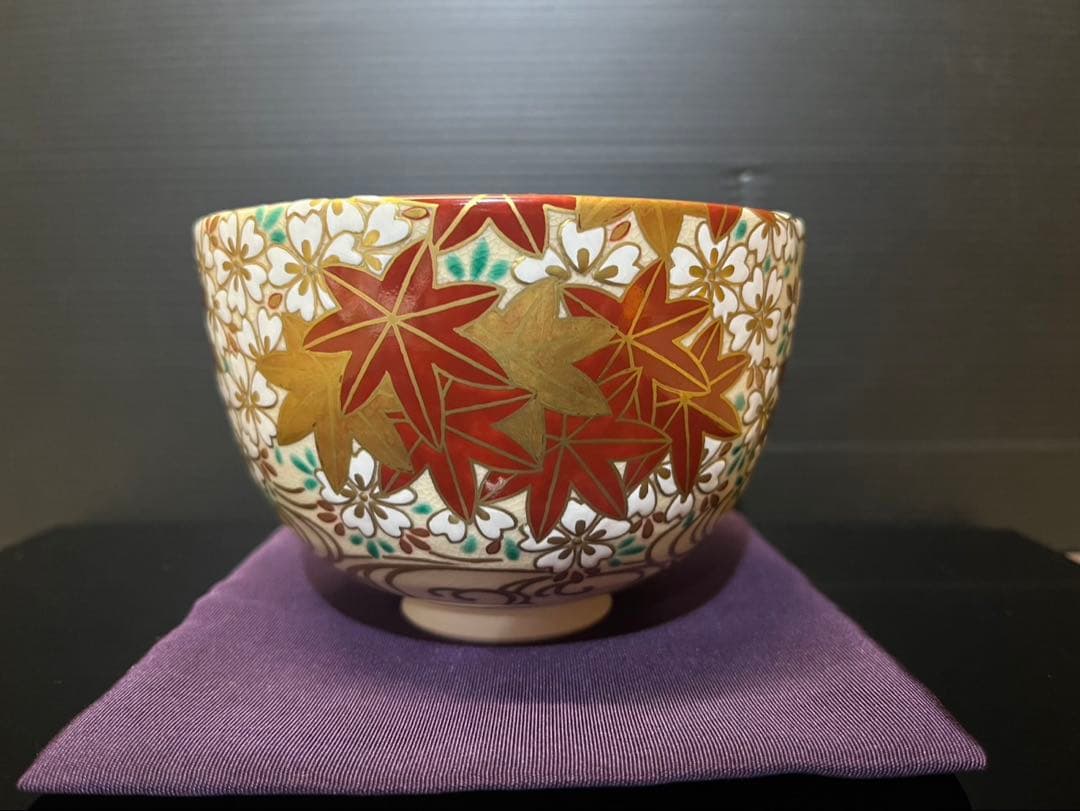 清閑寺杉田祥平　色絵流水に雲錦画茶碗