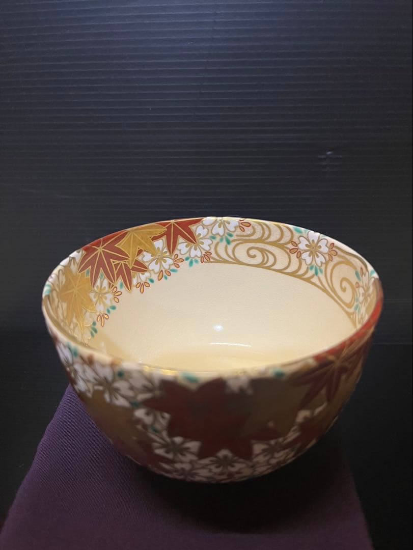 清閑寺杉田祥平　色絵流水に雲錦画茶碗