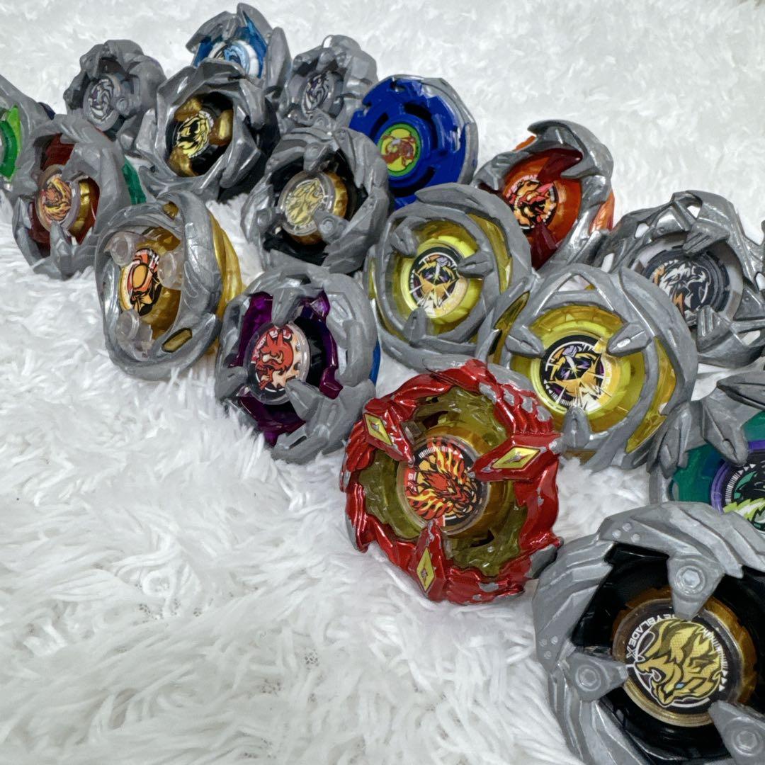 【最新版】ベイブレードX まとめ売り ベイ本体 18個 BX UX 引退品
